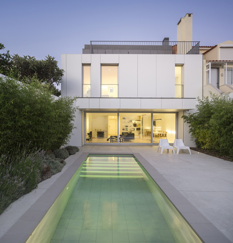 Unifamiliar-House-in-Parede-21