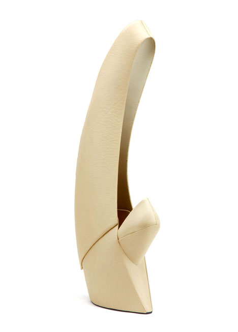 United Nude designs sculptural shoes for Iris van Herpens Biopiracy fashion collection