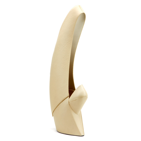 United Nude designs sculptural shoes for Iris van Herpens Biopiracy fashion collection