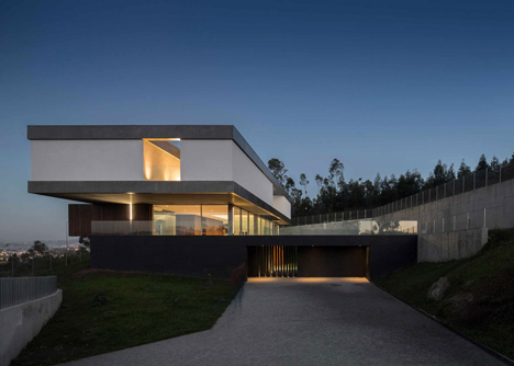 07CBE house by Spaceworkers