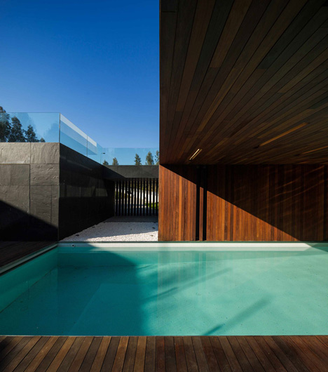 07CBE house by Spaceworkers