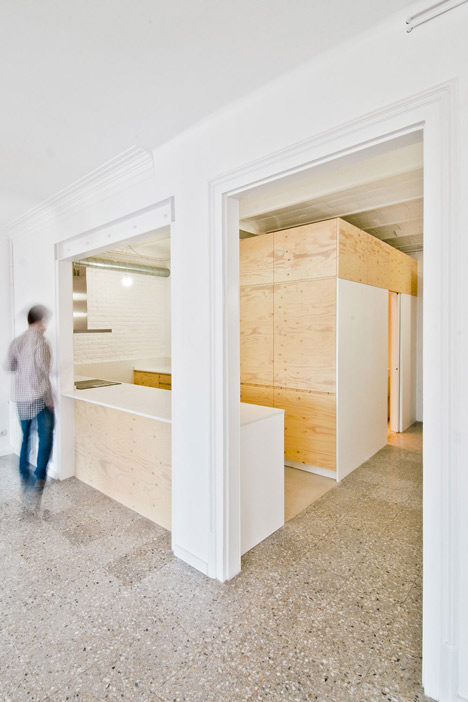 Barcelona apartment renovation by Carles Enrich