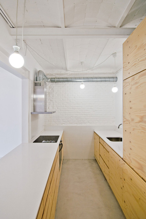 Barcelona apartment renovation by Carles Enrich