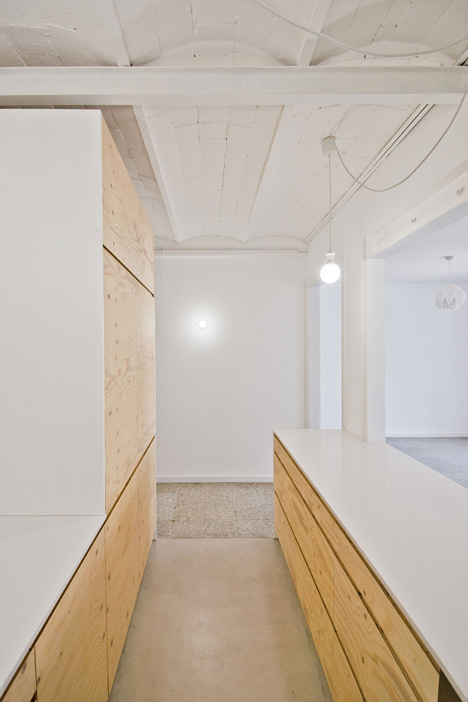 Barcelona apartment renovation by Carles Enrich