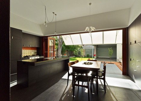 Casa 31 by Iredale Pedersen Hook and Caroline Di Costa