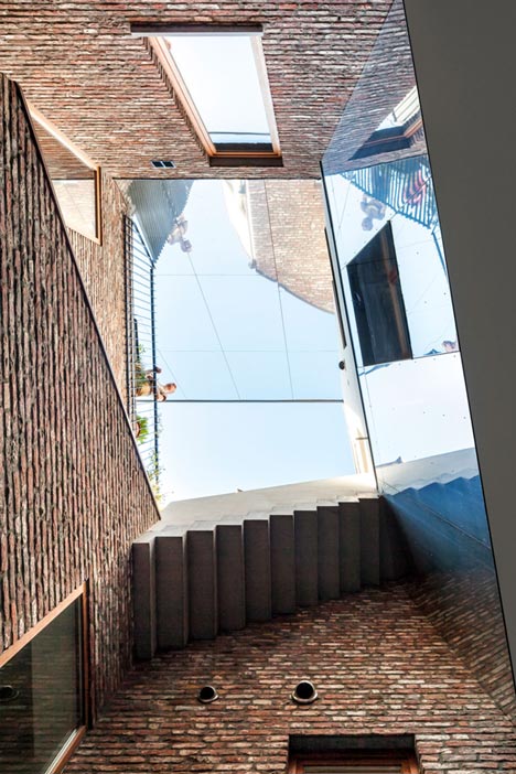 GEWAD apartments by Atelier Vens Vanbelle