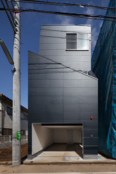 House in Fukasawa by LEVEL Architects