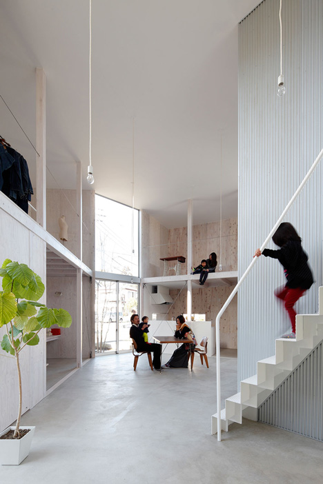 House in Kashiwa by Yamazaki Kentaro