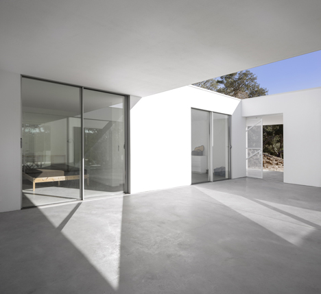 House in Quinta do Carvalheiro by GSMM