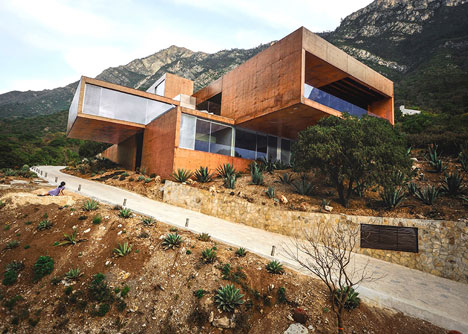 Narigua House by David Pedroza Castaneda
