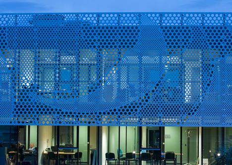 PAD creates facade for boat company headquarters using HI-MACS