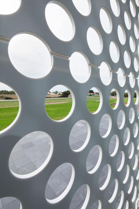 PAD creates facade for boat company headquarters using HI-MACS