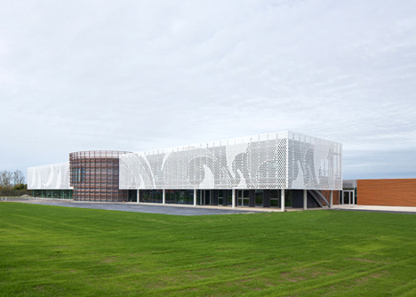 PAD creates facade for boat company headquarters using HI-MACS