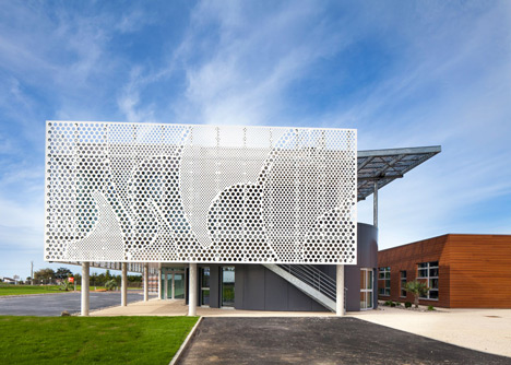 PAD creates facade for boat company headquarters using HI-MACS