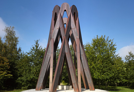 Towering copper memorial by Borheh honours philosopher Javad Nurbakhsh