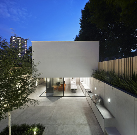The Garden House by De Matos Ryan