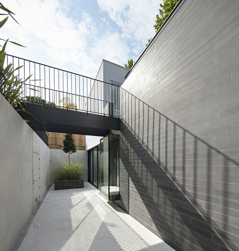 The Garden House by De Matos Ryan