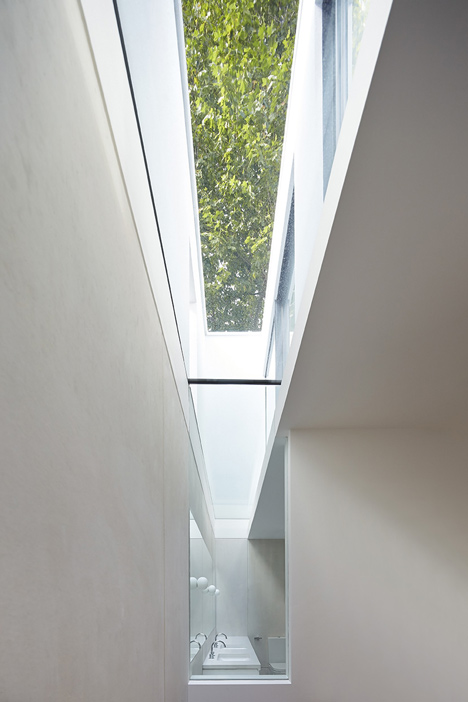 The Garden House by De Matos Ryan