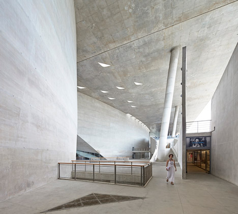 Cidade-Das-Artes-by-Christian-De-Portzamparc-Hufton+Crow