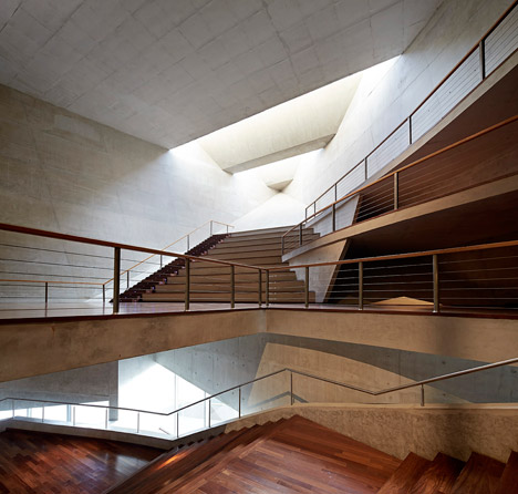 Cidade-Das-Artes-by-Christian-De-Portzamparc-Hufton+Crow