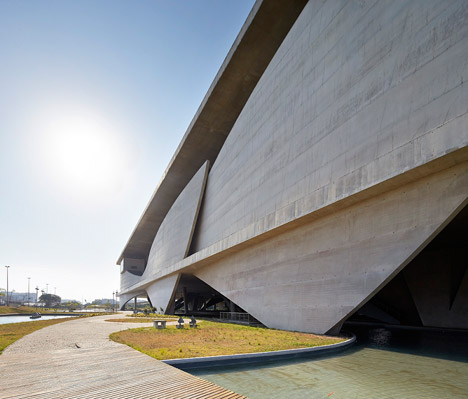 Cidade-Das-Artes-by-Christian-De-Portzamparc-Hufton+Crow