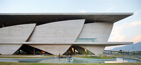 Cidade-Das-Artes-by-Christian-De-Portzamparc-Hufton+Crow