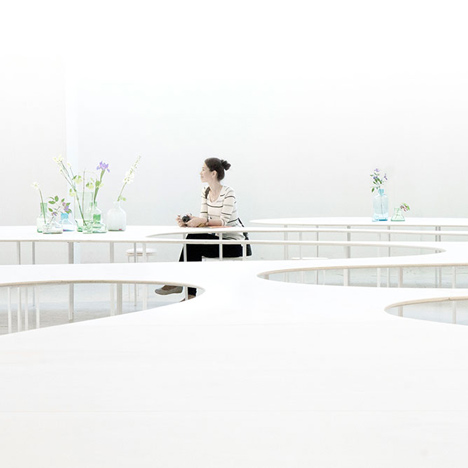 Cloud Table by Studio Maks