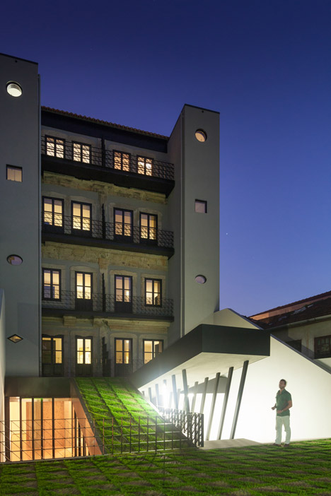 DM2 Housing in Porto by OODA