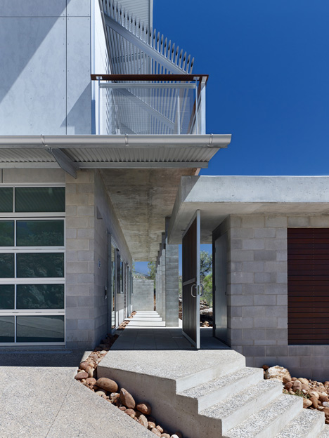 Desert House by Dunn + Hillam Architects