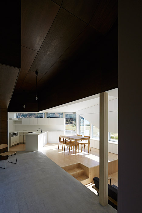 E House by Hannat Architects