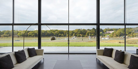 House-for-a-Yachtsman-by-the-Manser-Practice_dezeen_468_10