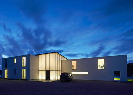 House-for-a-Yachtsman-by-the-Manser-Practice_dezeen_468_16