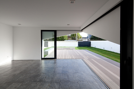 House in Porto by e348 arquitectura