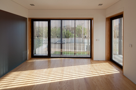 House in Porto by e348 arquitectura