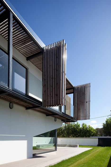 House in Porto by e348 arquitectura