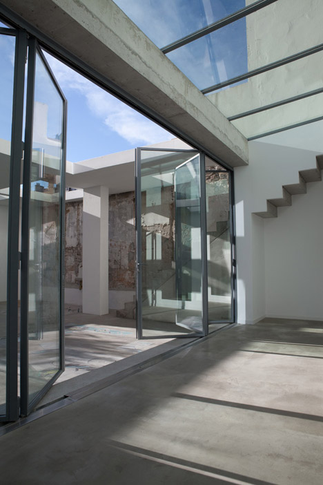 House-rehabilitation-in-Marseille-Marion-Bernard-Agency