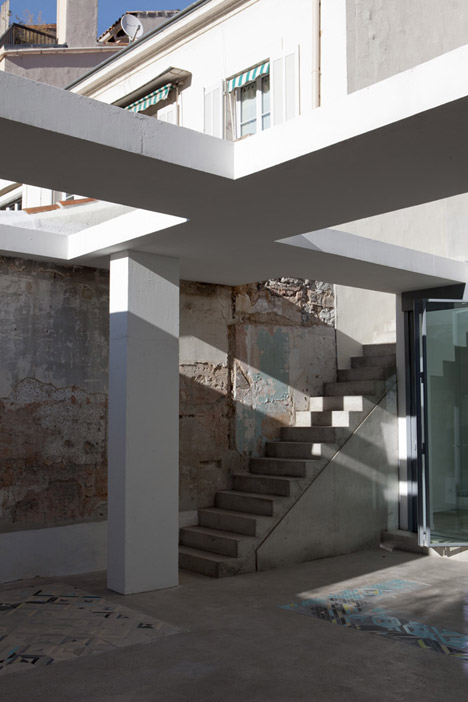 House-rehabilitation-in-Marseille-Marion-Bernard-Agency