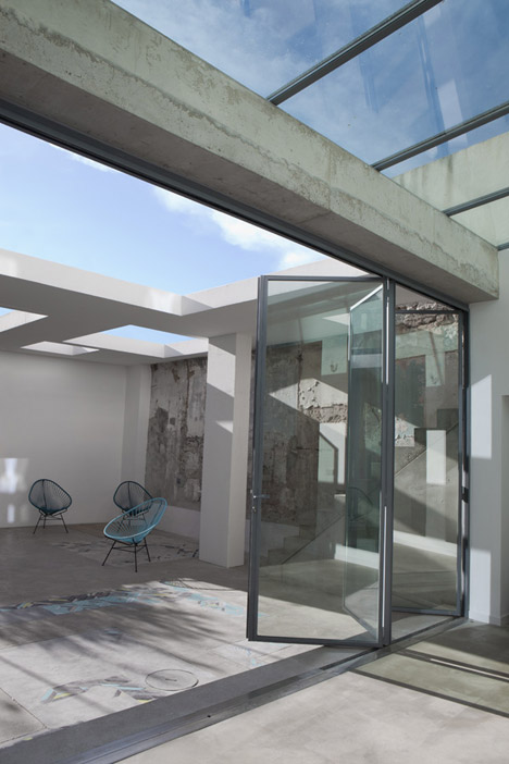 House-rehabilitation-in-Marseille-Marion-Bernard-Agency