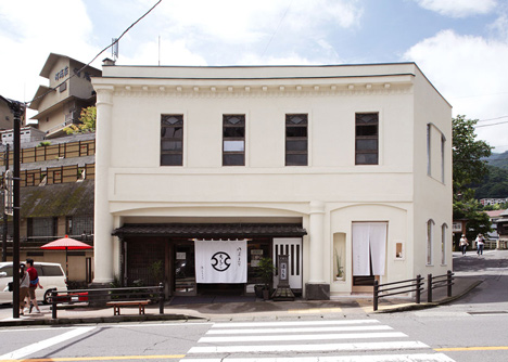 Japanese confectionary and tea shop by Hiroyuki Ogawa Architects