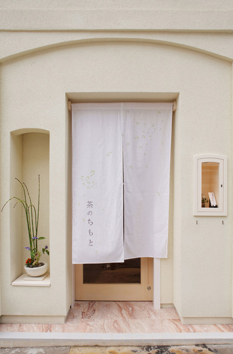 Japanese confectionary and tea shop by Hiroyuki Ogawa Architects