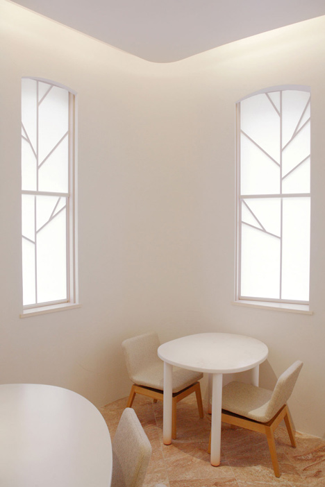 Japanese confectionary and tea shop by Hiroyuki Ogawa Architects