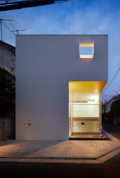 KKZ-House-by-International-Royal-Architecture