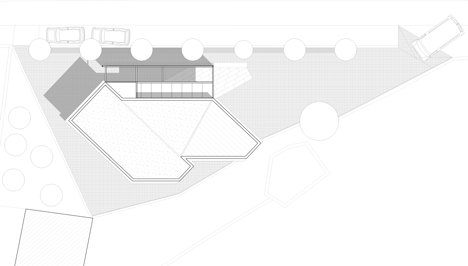 Mortuary House in Vila Caiz by Raul Sousa Cardodo and Graca Vaz