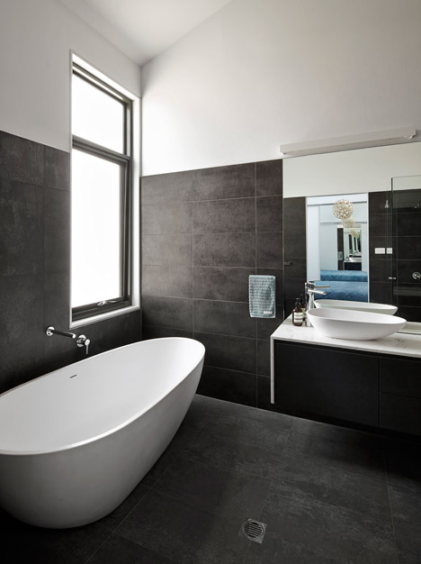 Narrabundah House Canberra by Adam Dettrick