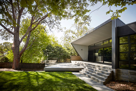 Narrabundah House Canberra by Adam Dettrick