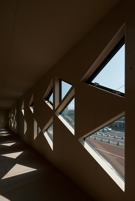 Salon and office by Junichiro Ikeura