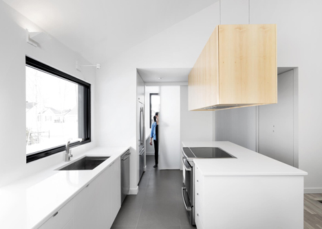 Sorel House in Canada by Naturehumaine