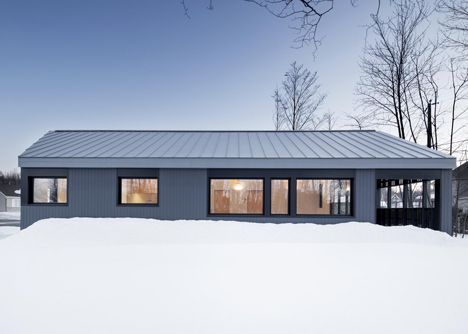 Sorel House in Canada by Naturehumaine