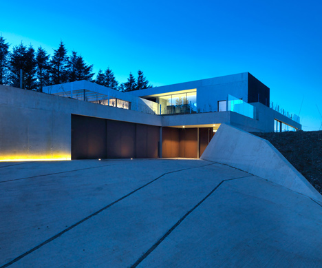 Stormy Castle by Loyn and Co Architects in Wales