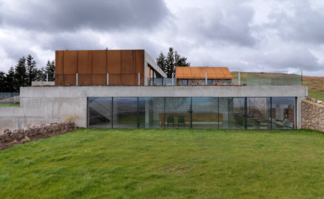 Stormy Castle by Loyn and Co Architects in Wales